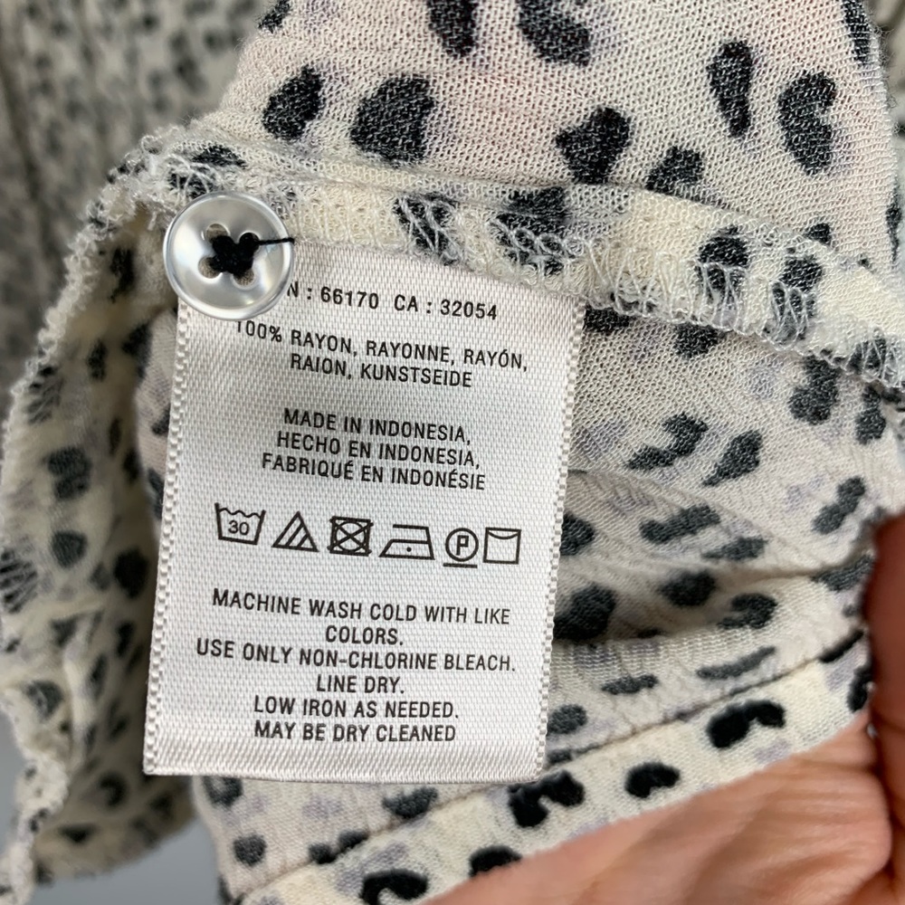 Vanessa Virginia short sleeve size small top - Picture 5 of 8